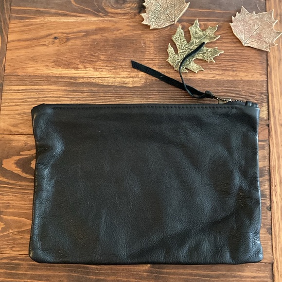 TOTEM SALVAGED (?) Butterfly Clutch EUC - Picture 2 of 6